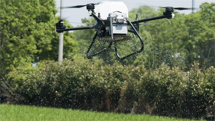 Aplikasi Pestisida Drone dalam Pertanian Untuk Pembenihan Untuk Penanaman